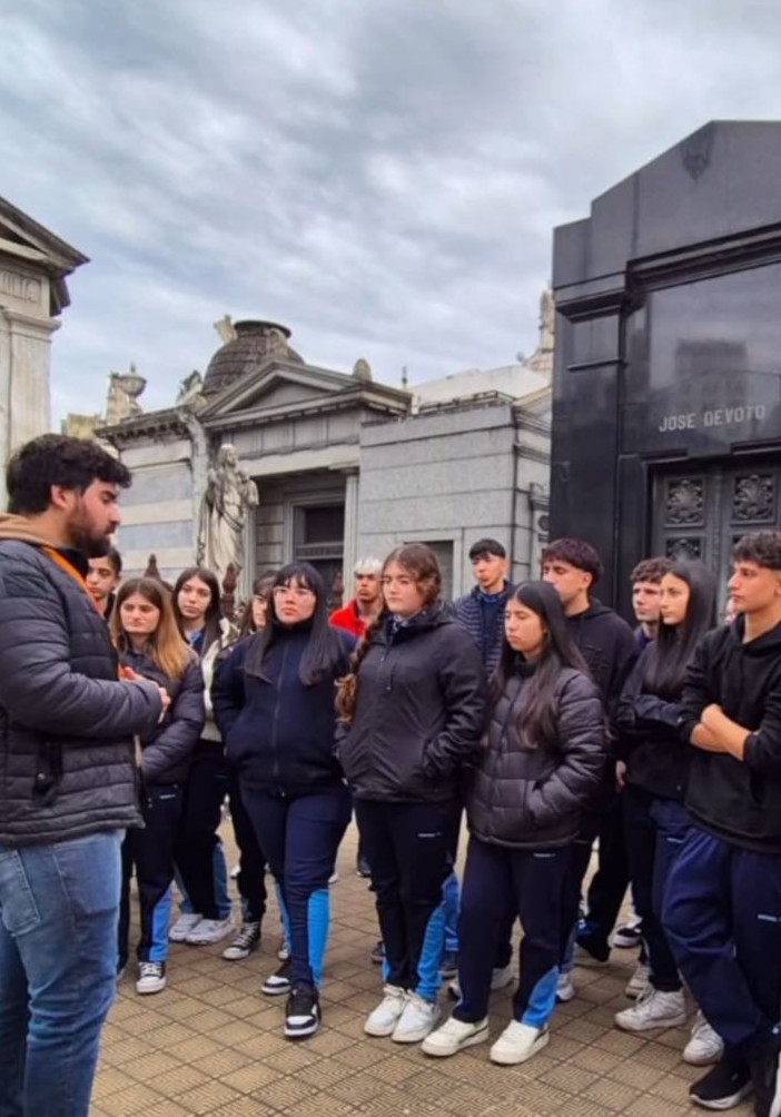Tour en Inglés - Cementerio de Recoleta